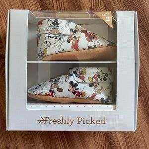 Freshly Picked Disney Mickey Oxford size 2 NEW